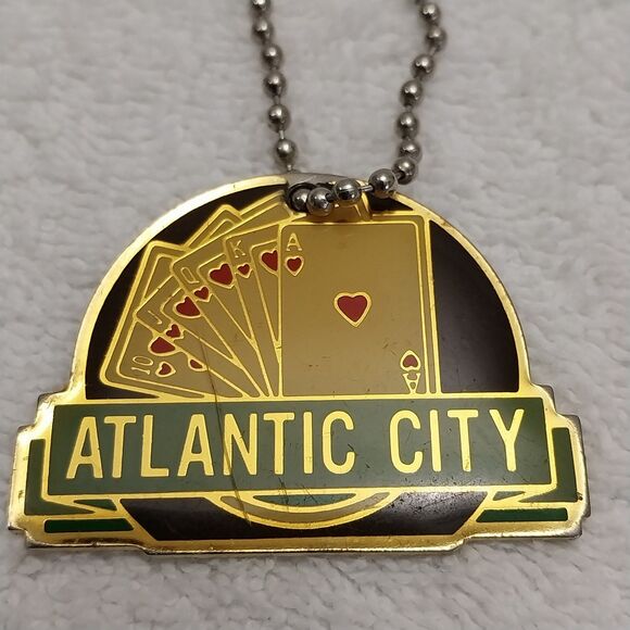 Vintage Atlantic City Keychain Poker Hand Royal Flush 1 1/2" X 2" #L307 - Picture 2 of 4